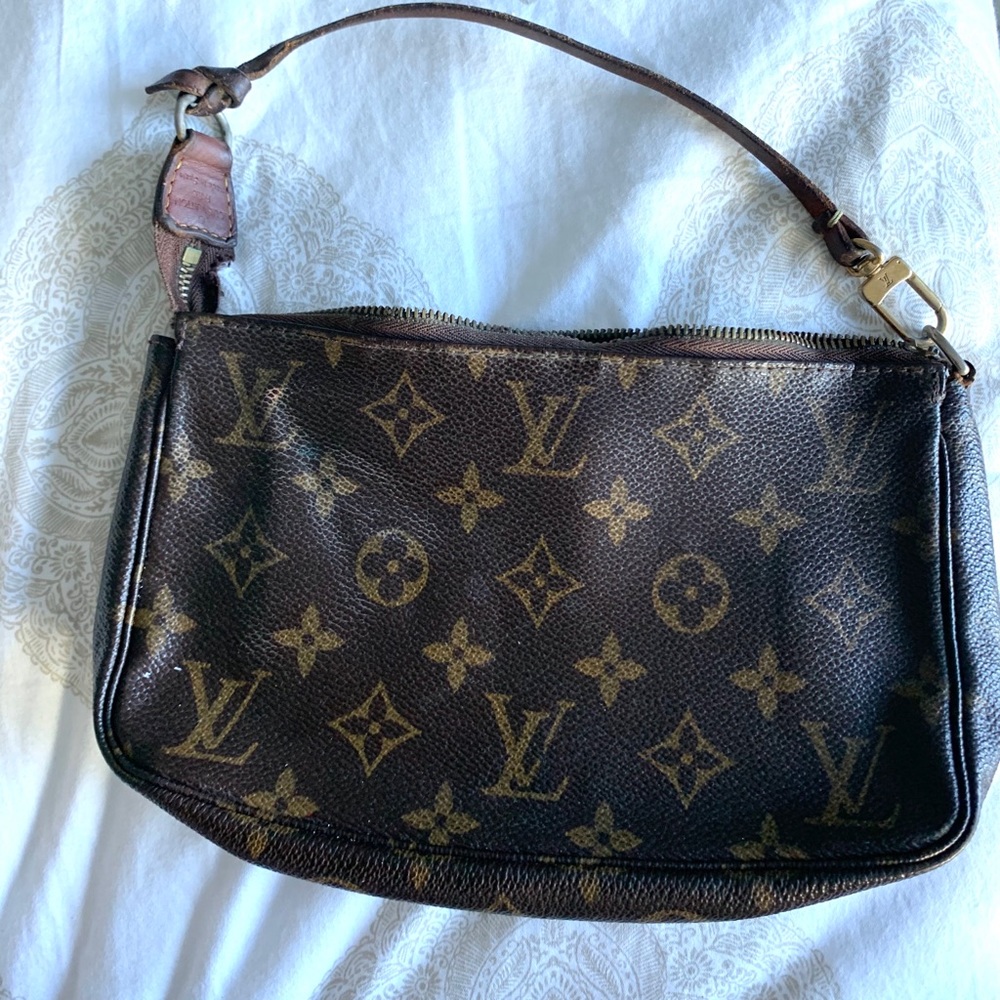Louis Vuitton 💯 Authentic pochette accessories